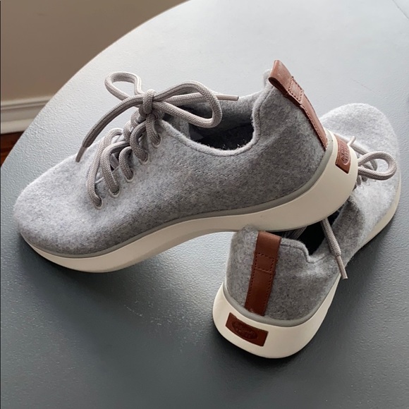 Gray Luxuriously soft walking shoes - Picture 2 of 3